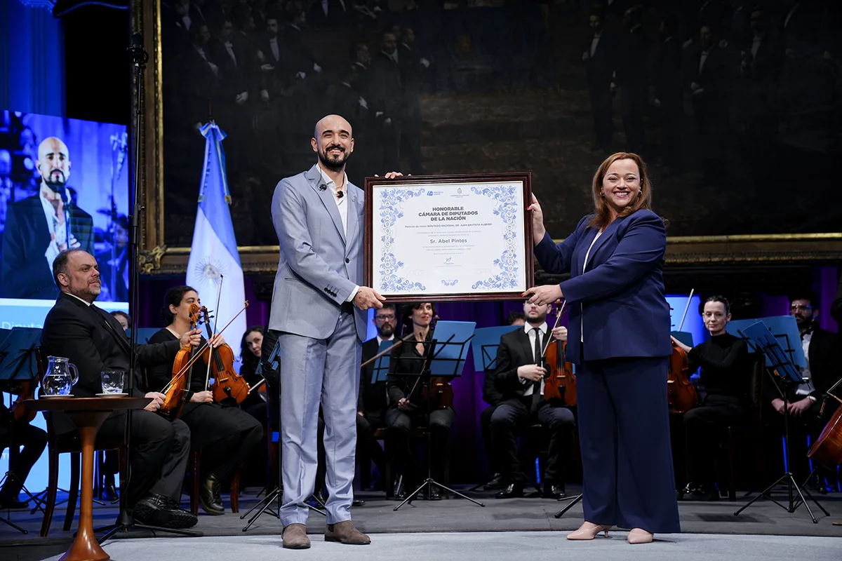 Abel recibió el máximo galardón que otorga la Cámara de Diputados de la Nación, la “Mención de Honor Diputado Juan Bautista Alberdi”